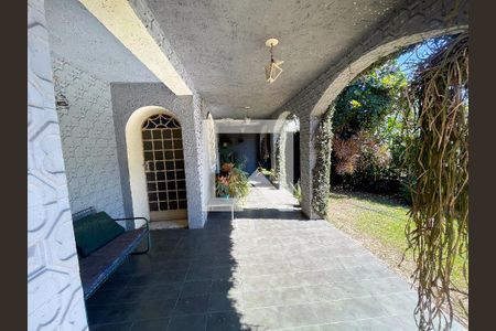 Casa para alugar com 440m², 4 quartos e 5 vagasFachada