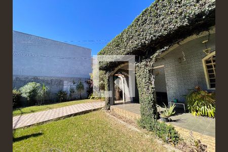 Casa para alugar com 440m², 4 quartos e 5 vagasFachada