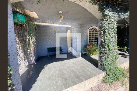 Casa para alugar com 440m², 4 quartos e 5 vagasFachada