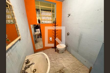 Casa para alugar com 440m², 4 quartos e 5 vagasBanheiro 1