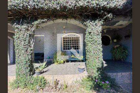 Casa para alugar com 440m², 4 quartos e 5 vagasFachada