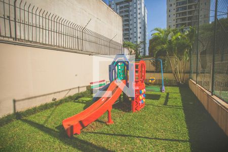Apartamento para alugar com 107m², 3 quartos e 2 vagas Apartamento para alugar com 107m², 3 quartos e 2 vagasÁrea Comum - Playground