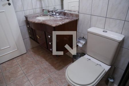 Casa à venda com 450m², 4 quartos e 4 vagasBanheiro da Suíte
