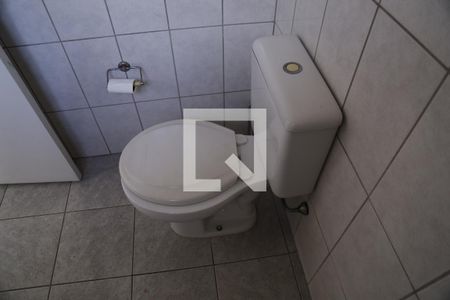 Casa à venda com 450m², 4 quartos e 4 vagasBanheiro de serviço