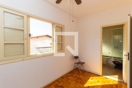 Casa à venda com 200m², 4 quartos e 2 vagasSuíte 2