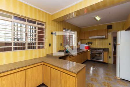 Casa à venda com 200m², 4 quartos e 2 vagasCozinha 