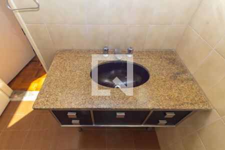 Casa à venda com 200m², 4 quartos e 2 vagasBanheiro da Suíte 2