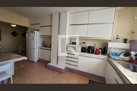 Apartamento para alugar com 152m², 2 quartos e 2 vagas Apartamento para alugar com 152m², 2 quartos e 2 vagasCozinha