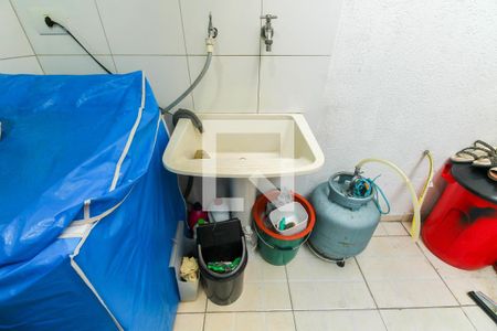 Casa de condomínio à venda com 101m², 3 quartos e 2 vagasÁrea de Serviço e Churrasqueira 