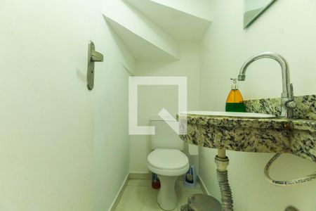 Casa de condomínio à venda com 101m², 3 quartos e 2 vagasLavabo
