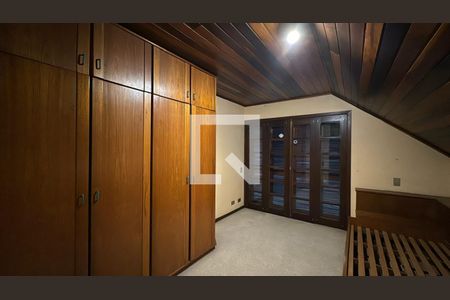 Casa de condomínio para alugar com 430m², 5 quartos e 7 vagas Casa de condomínio para alugar com 430m², 5 quartos e 7 vagasQuarto 2° piso