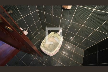 Casa de condomínio para alugar com 430m², 5 quartos e 7 vagas Casa de condomínio para alugar com 430m², 5 quartos e 7 vagasBanheiro 1