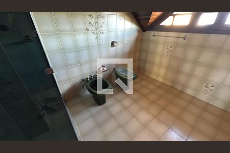 Casa de condomínio para alugar com 430m², 5 quartos e 7 vagas Casa de condomínio para alugar com 430m², 5 quartos e 7 vagasBanheiro do Quarto 2° piso