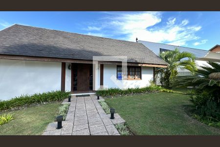 Casa de condomínio para alugar com 430m², 5 quartos e 7 vagas Casa de condomínio para alugar com 430m², 5 quartos e 7 vagasVista