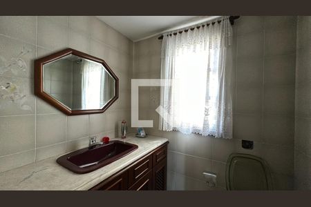 Casa de condomínio para alugar com 430m², 5 quartos e 7 vagas Casa de condomínio para alugar com 430m², 5 quartos e 7 vagasBanheiro 1