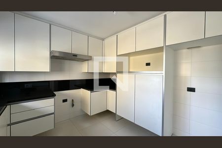 Casa de condomínio para alugar com 430m², 5 quartos e 7 vagas Casa de condomínio para alugar com 430m², 5 quartos e 7 vagasCozinha