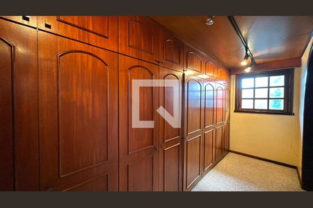 Casa de condomínio para alugar com 430m², 5 quartos e 7 vagas Casa de condomínio para alugar com 430m², 5 quartos e 7 vagasQuarto 3