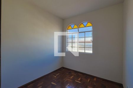 Quarto de apartamento para alugar com 2 quartos, 86m² em Sagrada Família, Belo Horizonte