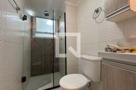 Banheiro de apartamento para alugar com 2 quartos, 47m² em Parque Santa Rosa, Suzano