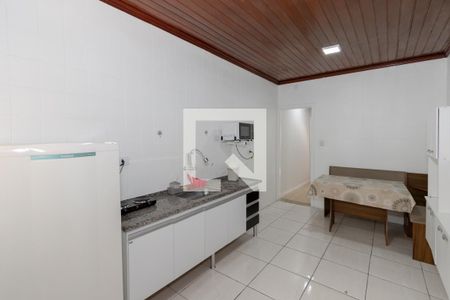 Cozinha de casa para alugar com 1 quarto, 35m² em Jardim Aeroporto, São Paulo