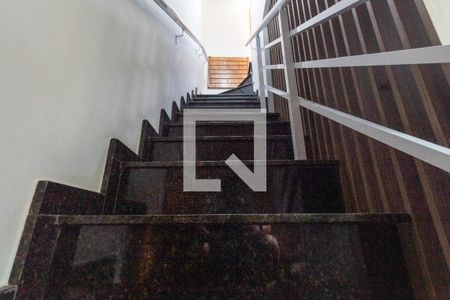 Escada de casa de condomínio à venda com 2 quartos, 65m² em Jardim Popular, São Paulo