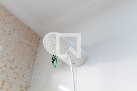 Casa de condomínio à venda com 65m², 2 quartos e 1 vagaChuveiro