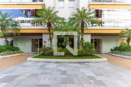 Apartamento à venda com 220m², 4 quartos e 4 vagasEntrada