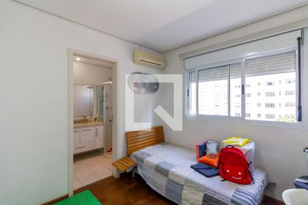 Apartamento à venda com 220m², 4 quartos e 4 vagasQuarto 4 - Suíte
