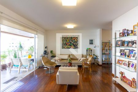 Sala de Estar de apartamento à venda com 4 quartos, 220m² em Perdizes, São Paulo