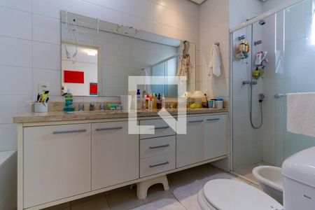Apartamento à venda com 220m², 4 quartos e 4 vagasBanheiro da Suíte 1