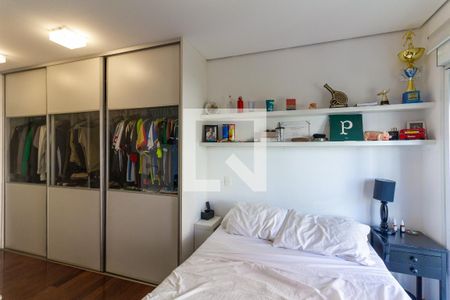 Apartamento à venda com 220m², 4 quartos e 4 vagasQuarto 3 - Suíte