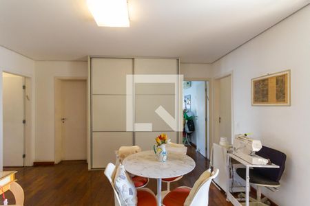 Apartamento à venda com 220m², 4 quartos e 4 vagasEscritório
