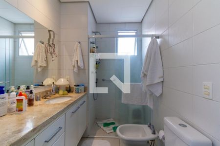 Apartamento à venda com 220m², 4 quartos e 4 vagasBanheiro da Suíte 1