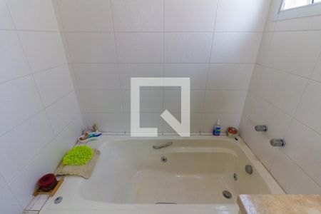 Apartamento à venda com 220m², 4 quartos e 4 vagasBanheiro da Suíte 1