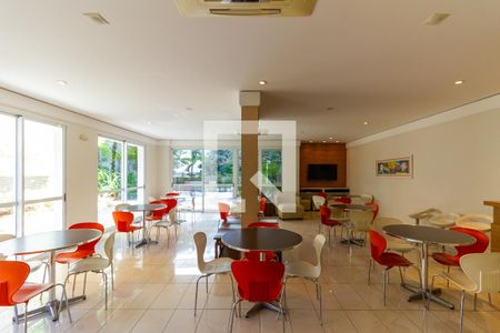 Apartamento à venda com 220m², 4 quartos e 4 vagasÁrea comum - Salão de festas