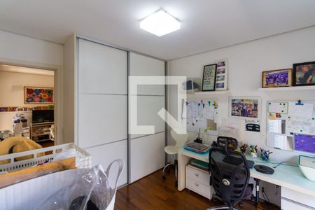 Apartamento à venda com 220m², 4 quartos e 4 vagasQuarto 2 - Suíte