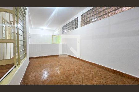 Sala de casa para alugar com 2 quartos, 80m² em Jardim dos Lagos, São Paulo