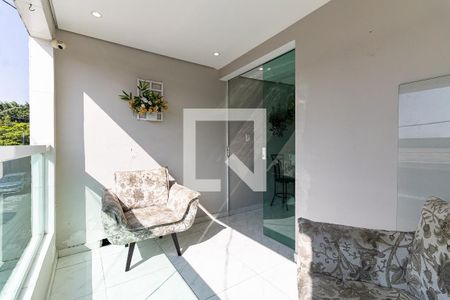 Casa à venda com 100m², 3 quartos e 1 vaga Casa à venda com 100m², 3 quartos e 1 vagaVaranda