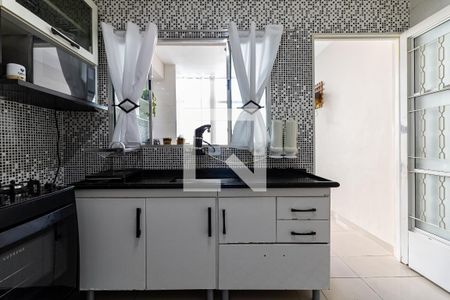 Casa à venda com 100m², 3 quartos e 1 vaga Casa à venda com 100m², 3 quartos e 1 vagaCozinha