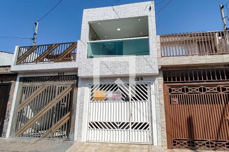 Casa à venda com 100m², 3 quartos e 1 vaga Casa à venda com 100m², 3 quartos e 1 vagaFachada