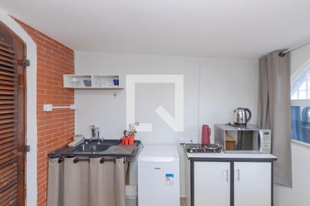 Cozinha de casa para alugar com 1 quarto, 23m² em Jardim Aeroporto, São Paulo