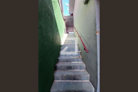 Casa para alugar com 70m², 2 quartos e 1 vagaEscada de Acesso 