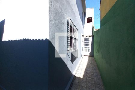 Casa para alugar com 70m², 2 quartos e 1 vagaCorredor Lateral 