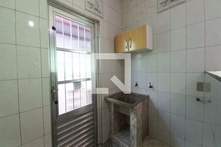 Casa para alugar com 70m², 2 quartos e 1 vagaÁrea de Serviço