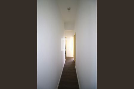 Corredor de apartamento à venda com 2 quartos, 62m² em Olaria, Rio de Janeiro