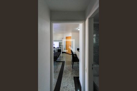 Apartamento à venda com 84m², 2 quartos e 2 vagascorredor