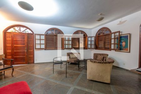 Sala de casa à venda com 4 quartos, 480m² em São Lucas, Belo Horizonte