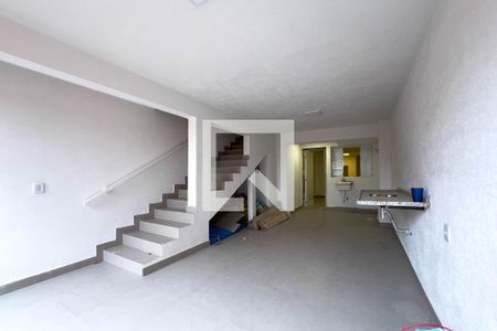 Casa à venda com 200m², 4 quartos e 2 vagasQuintal e área de serviço