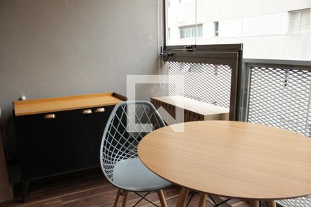 Varanda de kitnet/studio para alugar com 1 quarto, 26m² em Pinheiros, São Paulo