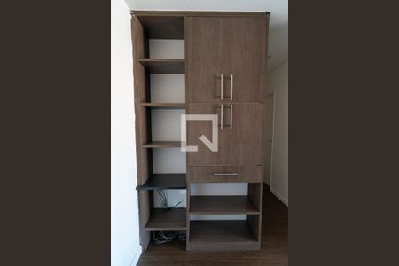 Sala Detalhe de apartamento para alugar com 2 quartos, 67m² em Vila Alexandria, São Paulo